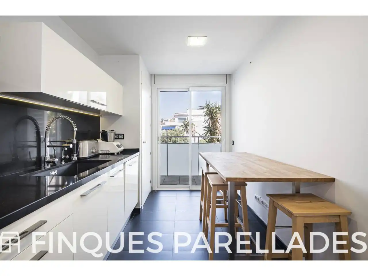 Kitchen of Flat for sale in Sitges  with Air Conditioner, Heating and Parquet flooring