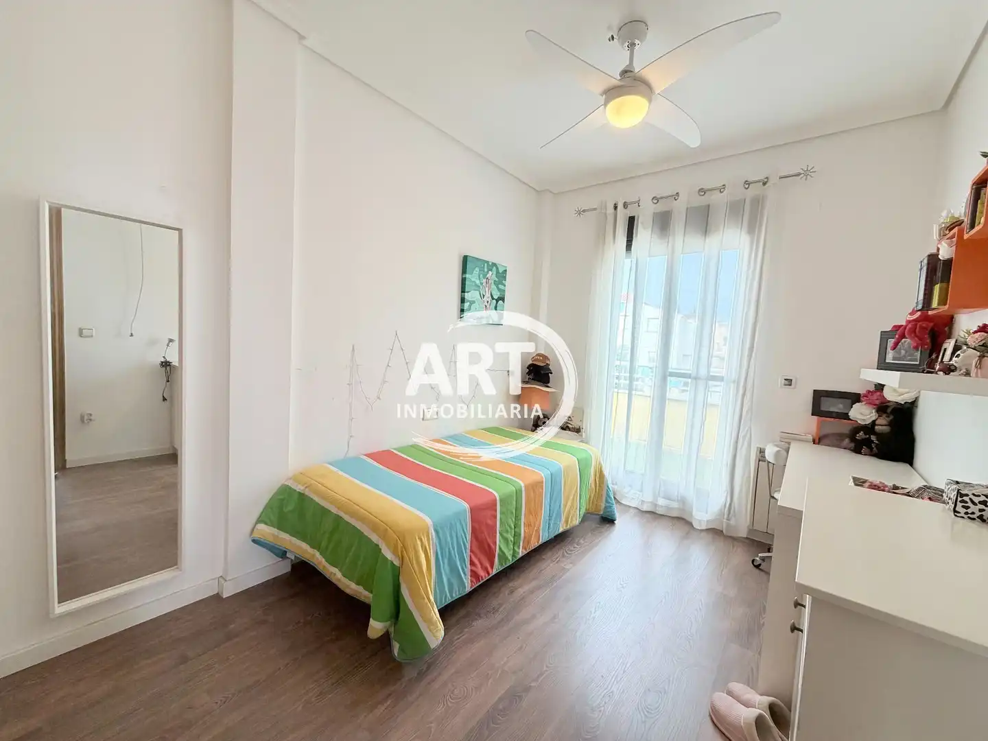 Habitación de Casa o chalet en venta en Chiva con Calefacción, Jardín privado y Terraza
