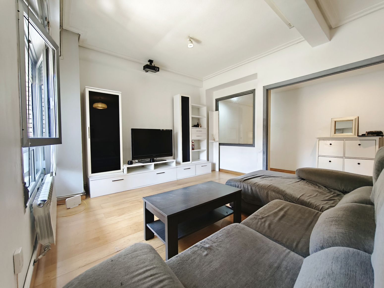 Sala d'estar de Pis en venda en  Logroño amb Calefacció, Parquet i Terrassa