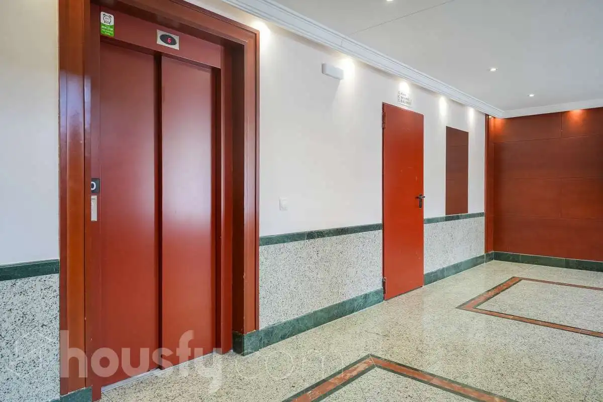 Flat for sale in Madrid  with Air Conditioner, Heating and Private garden