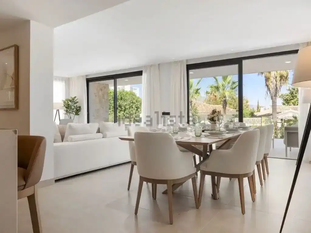 Comedor de Piso en venta en Vilanova i la Geltrú con Aire acondicionado, Piscina y Balcón