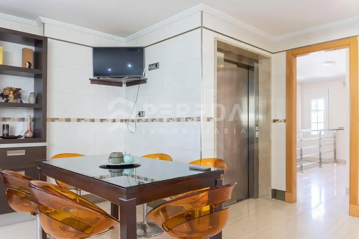 Comedor de Casa o chalet en venta en Roquetas de Mar con Aire acondicionado, Jardín privado y Piscina