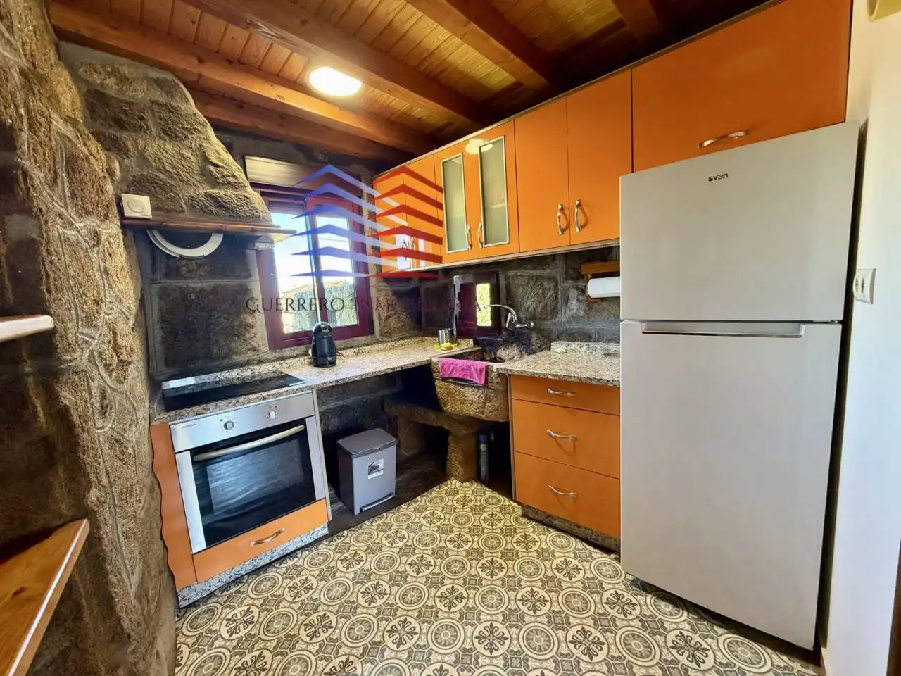 Cuina de Casa o xalet de lloguer en Ourense Capital  amb Calefacció, Jardí privat i Terrassa