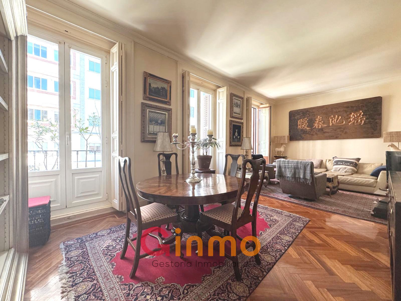 Dining room of Flat for sale in  Madrid Capital  with Air Conditioner, Heating and Parquet flooring