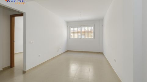 Foto 2 de Piso en venta en Calle Periodista Mesa León, Pinos Puente, Granada