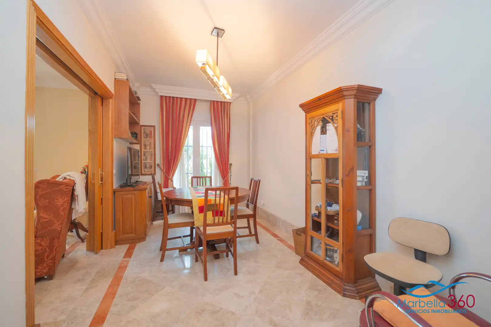 Comedor de Casa adosada en venta en Marbella con Aire acondicionado, Calefacción y Jardín privado
