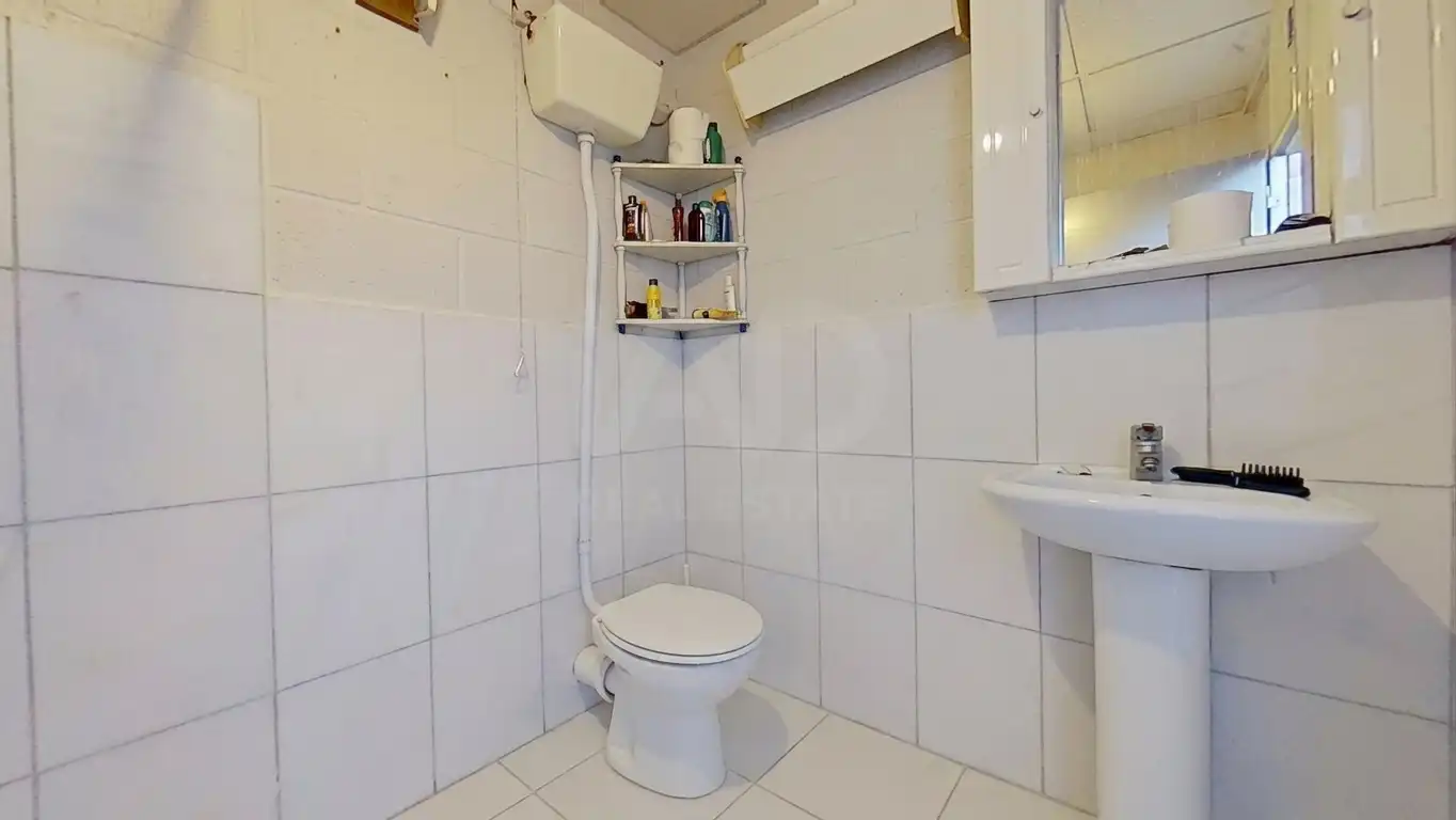 Bany de Casa o xalet en venda en Dos Hermanas amb Aire condicionat, Calefacció i Piscina