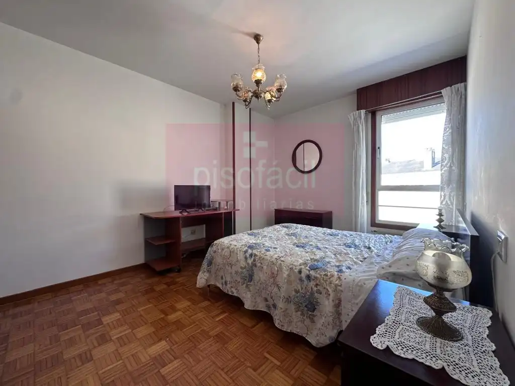 Bedroom of Flat for sale in Lugo