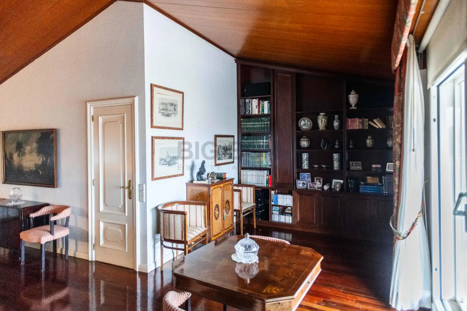 Sala d'estar de Casa o xalet en venda en Barcelona amb Aire condicionat, Calefacció i Jardí privat