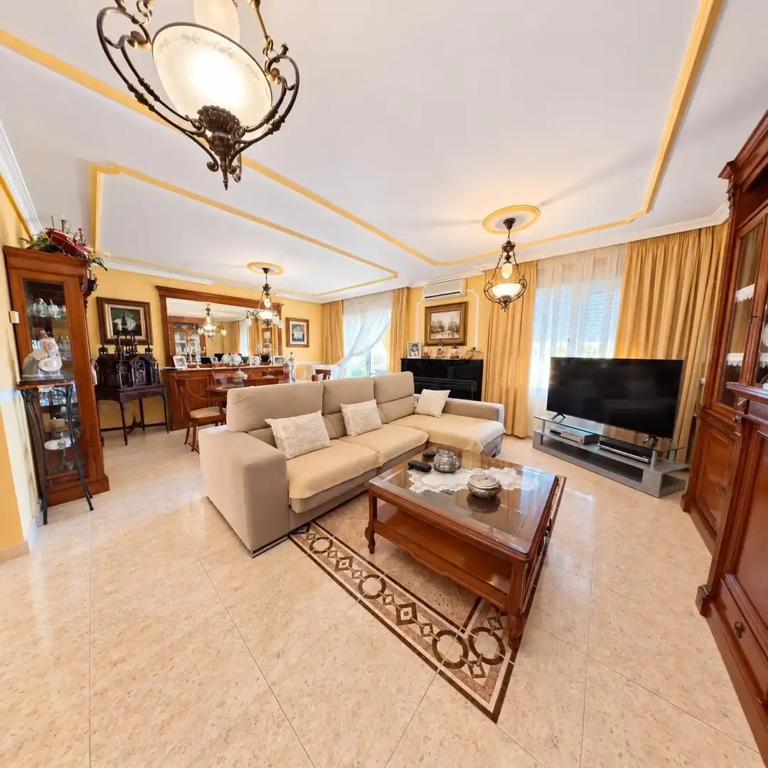 Sala de estar de Casa adosada en venta en Escandinavia - Cautivador