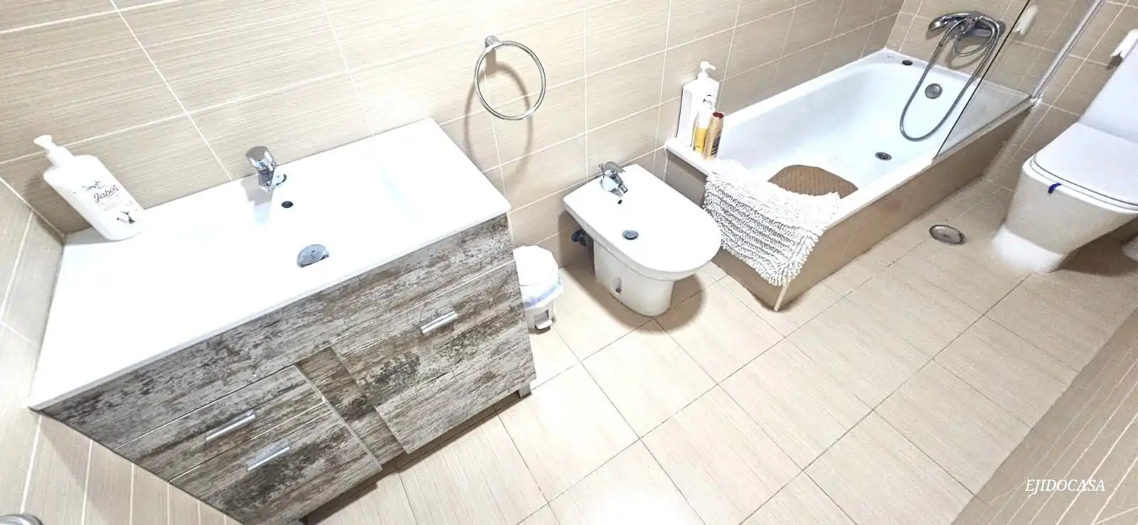 Bany de Pis en venda en El Ejido amb Aire condicionat, Terrassa i Moblat