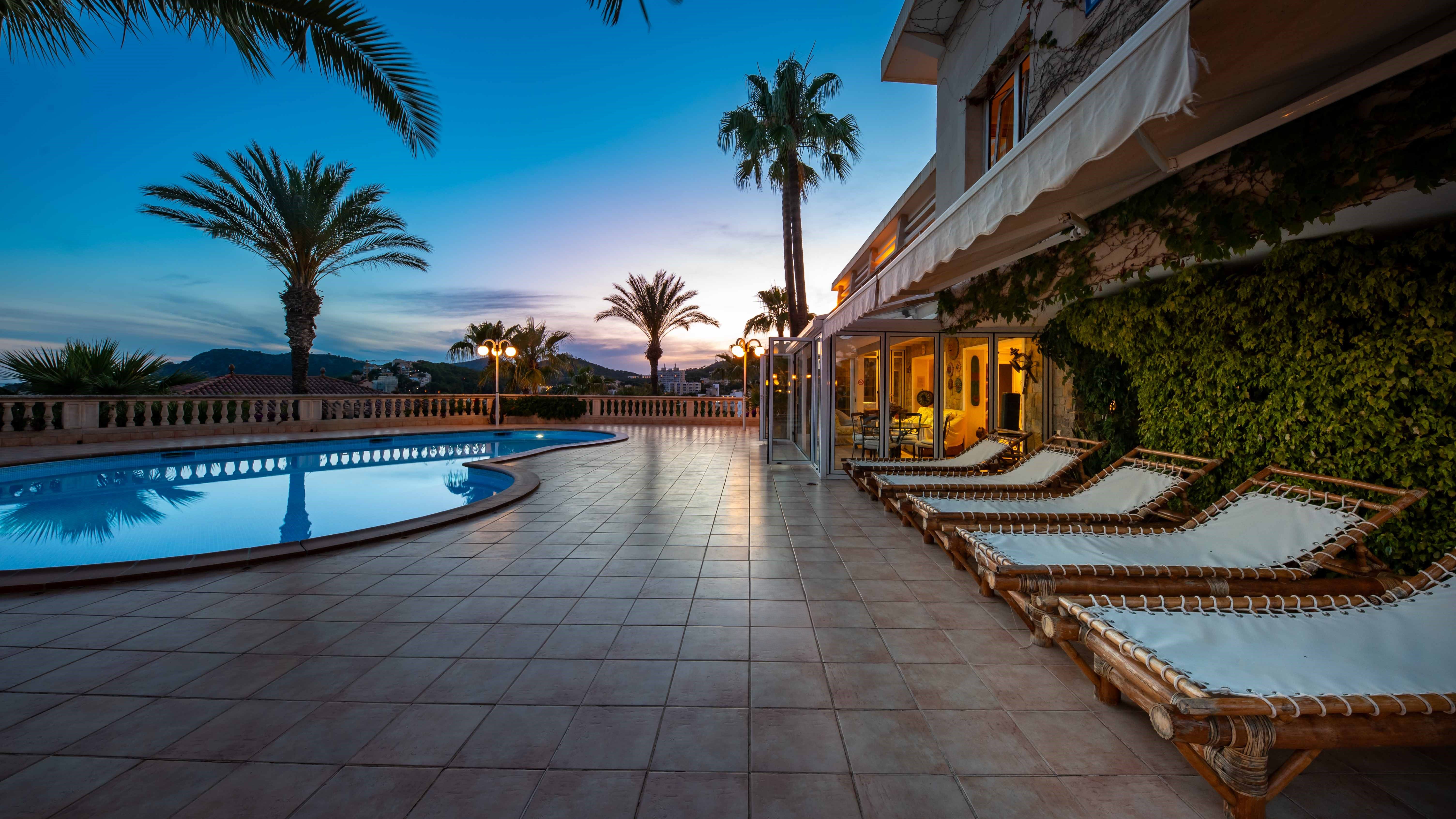 Houses for sale in Peguera