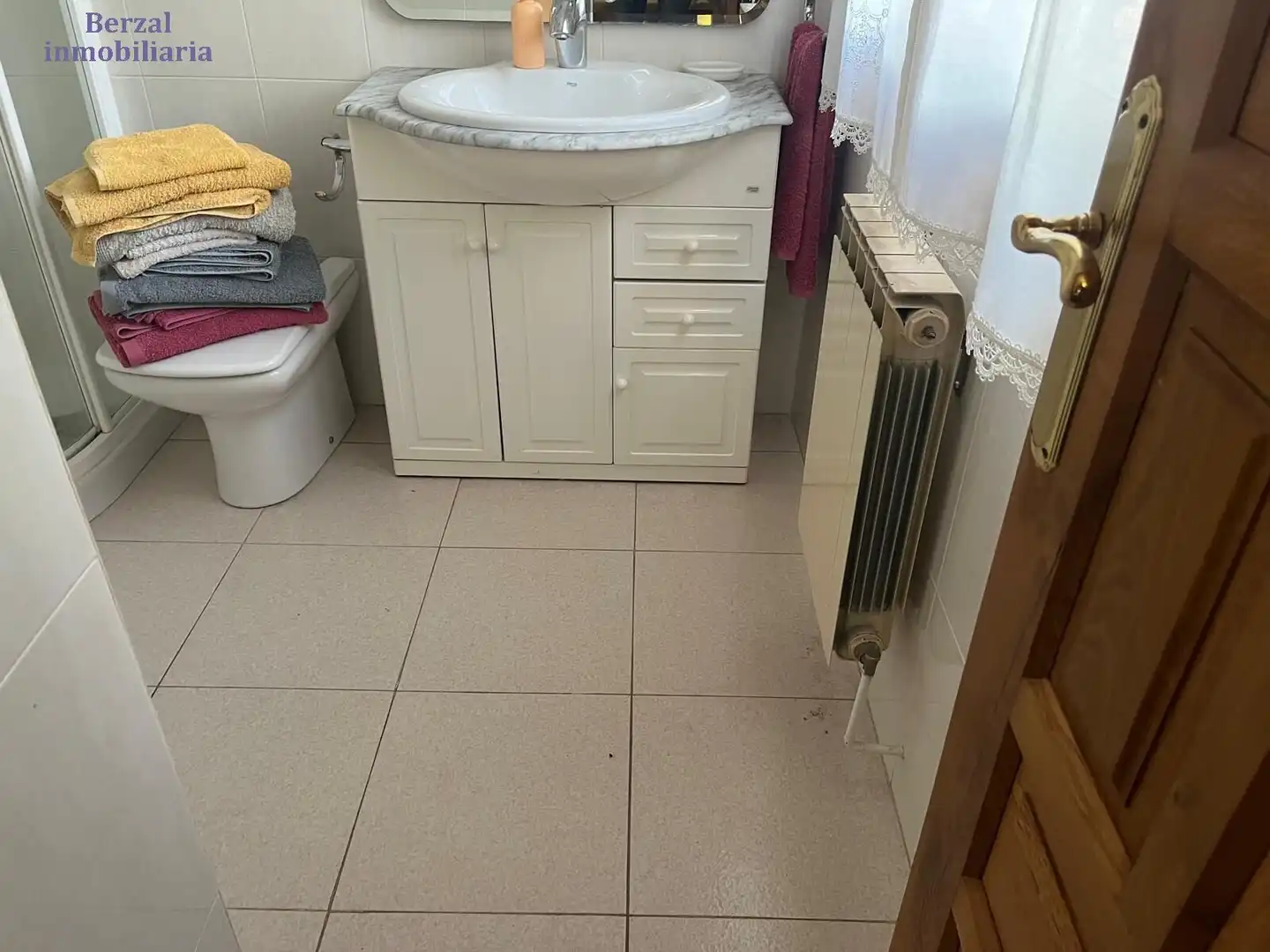 Bany de Casa o xalet en venda en Nalda amb Jardí privat, Terrassa i Traster