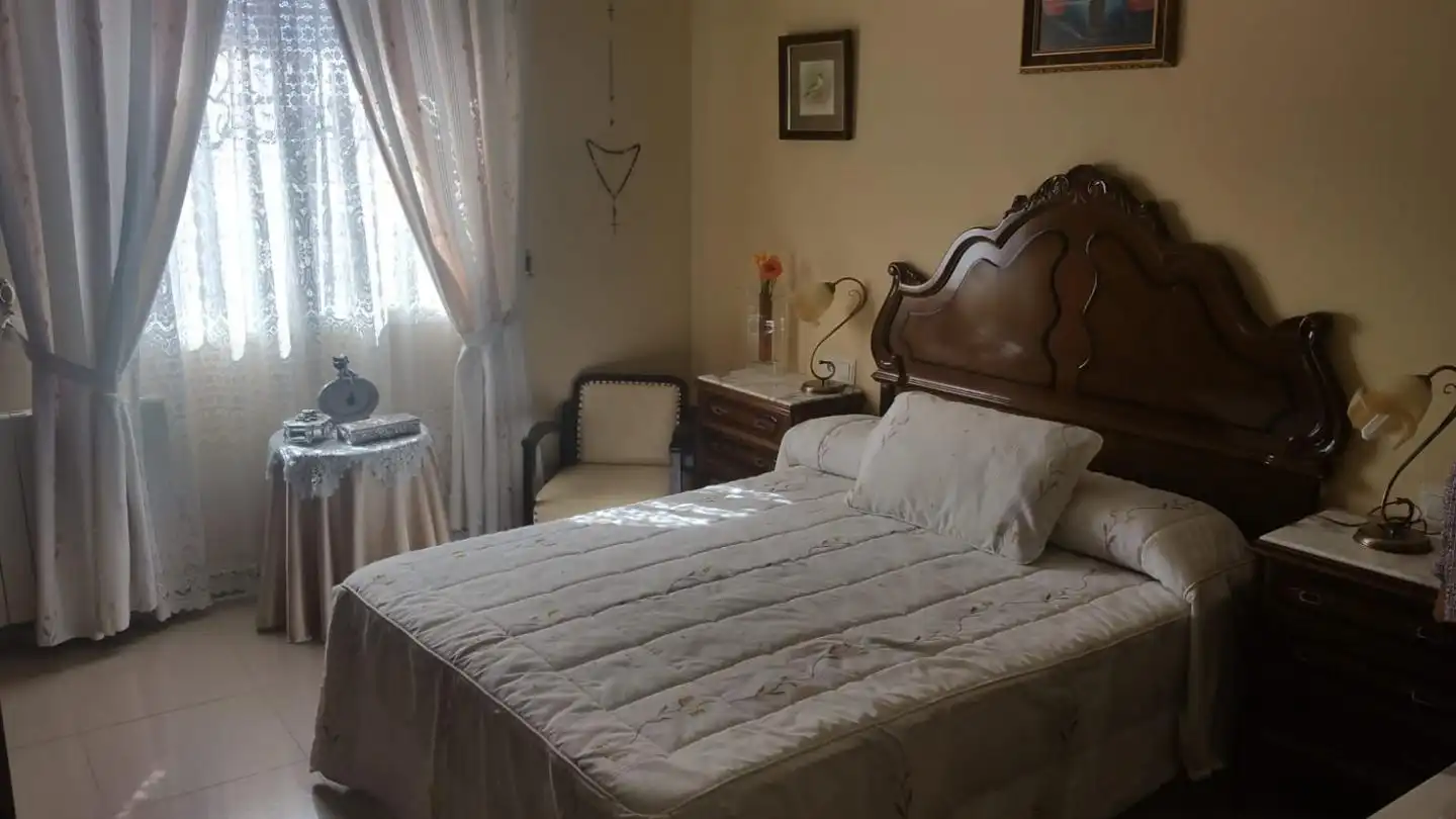 Habitación de Planta baja en venta en Pinos Puente con Piscina comunitaria