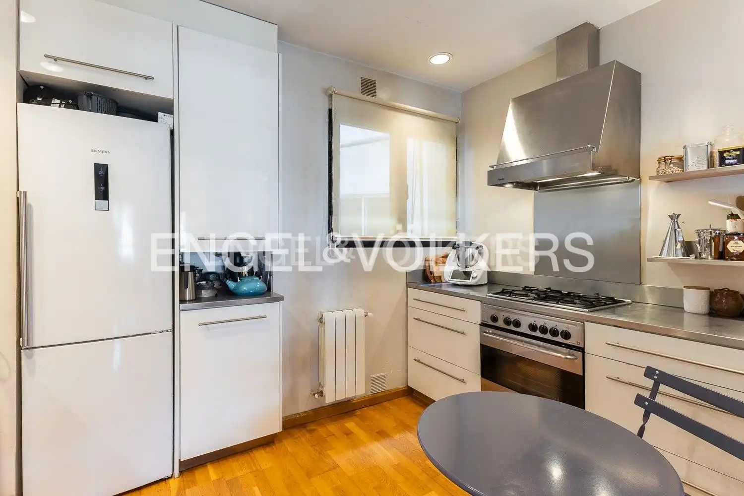 Kitchen of Flat for sale in Valencia  with Air Conditioner, Heating and Parquet flooring