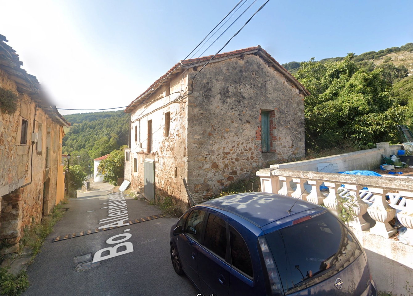 Vista exterior de Casa o xalet en venda en Castro-Urdiales amb Jardí privat