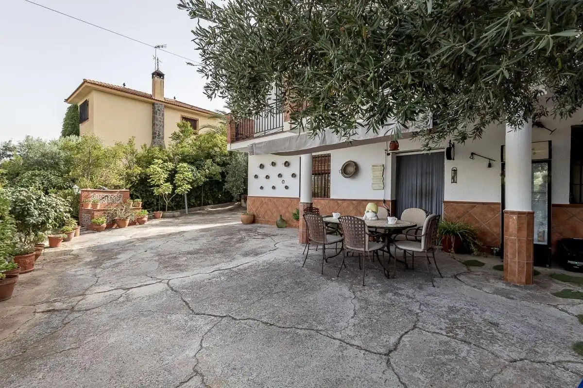 Vista exterior de Casa o chalet en venta en Las Gabias con Jardín privado, Terraza y Piscina