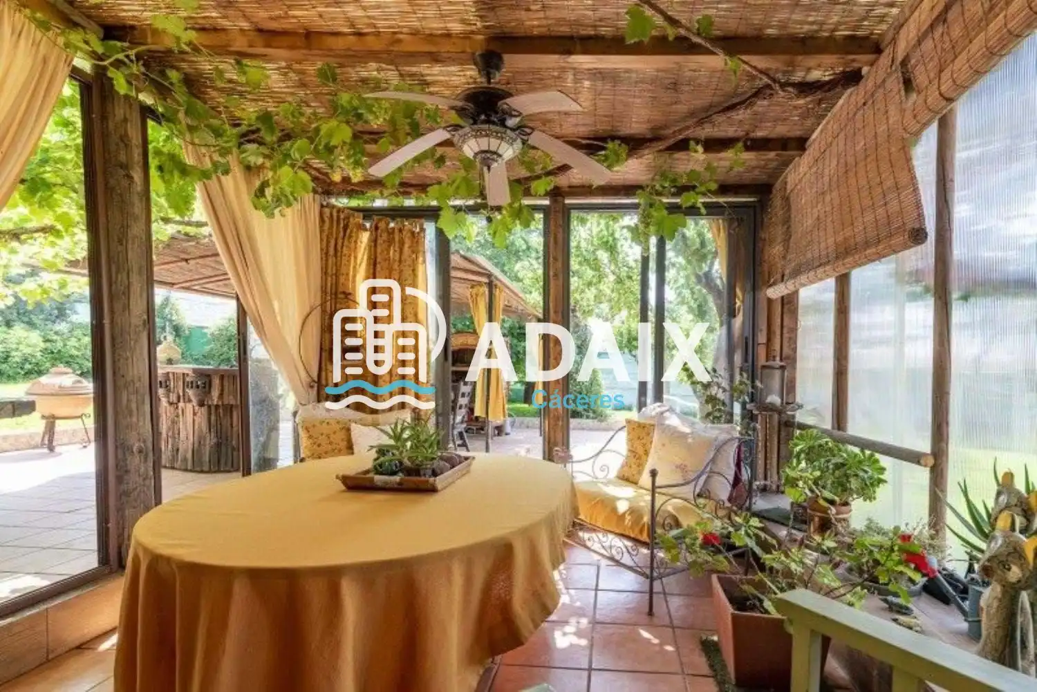 Jardí de Casa o xalet en venda en Cáceres amb Aire condicionat i Terrassa