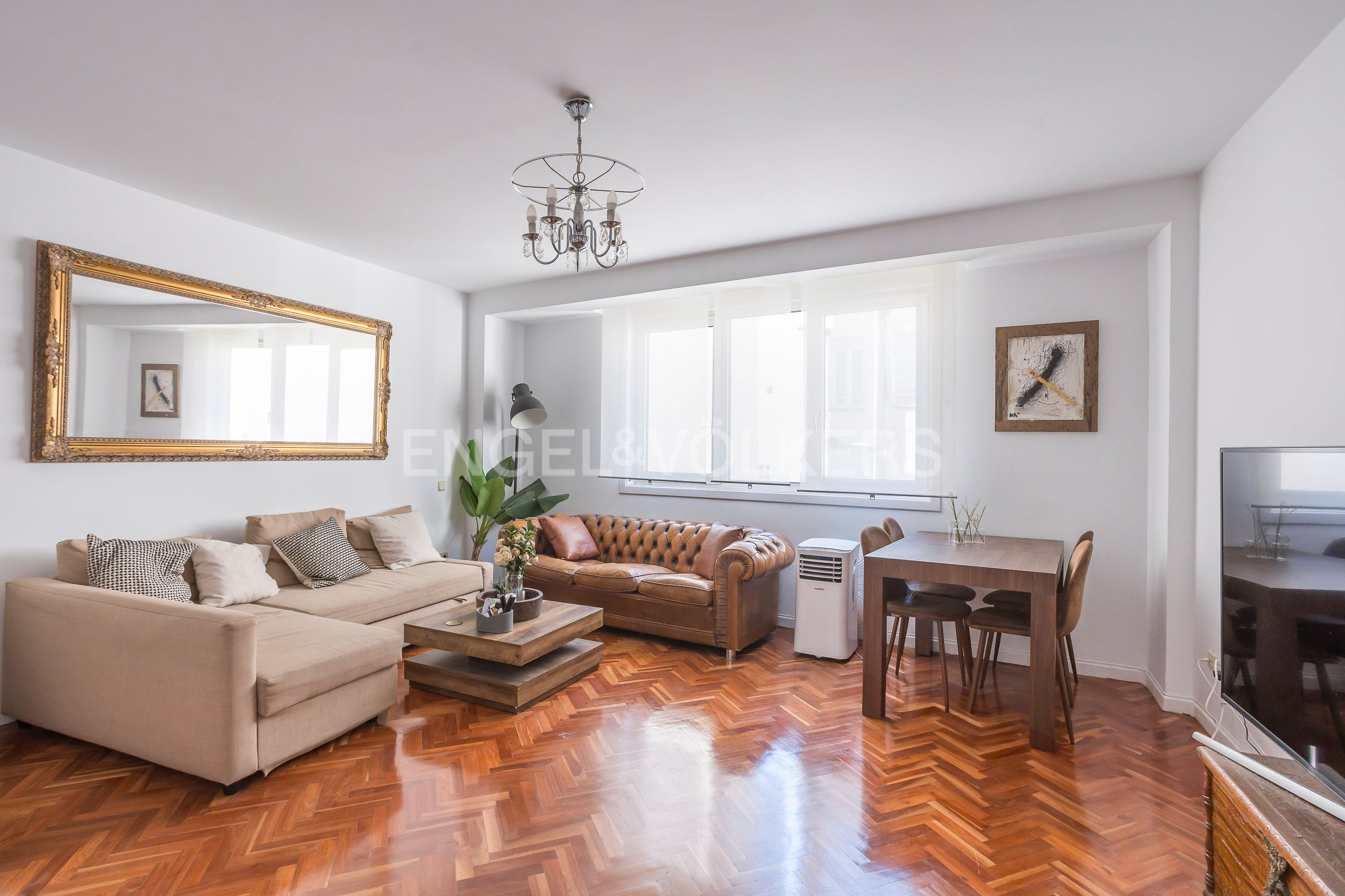 Living room of Apartment for sale in  Madrid Capital  with Air Conditioner, Heating and Parquet flooring