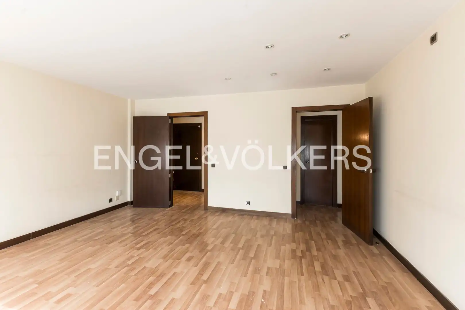 Flat for sale in Madrid  with Heating, Private garden and Terrace