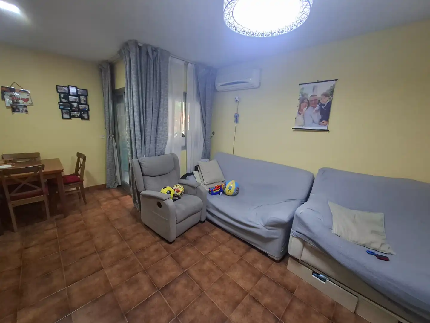 Sala d'estar de Pis en venda en Ciudad Real amb Aire condicionat, Terrassa i Moblat