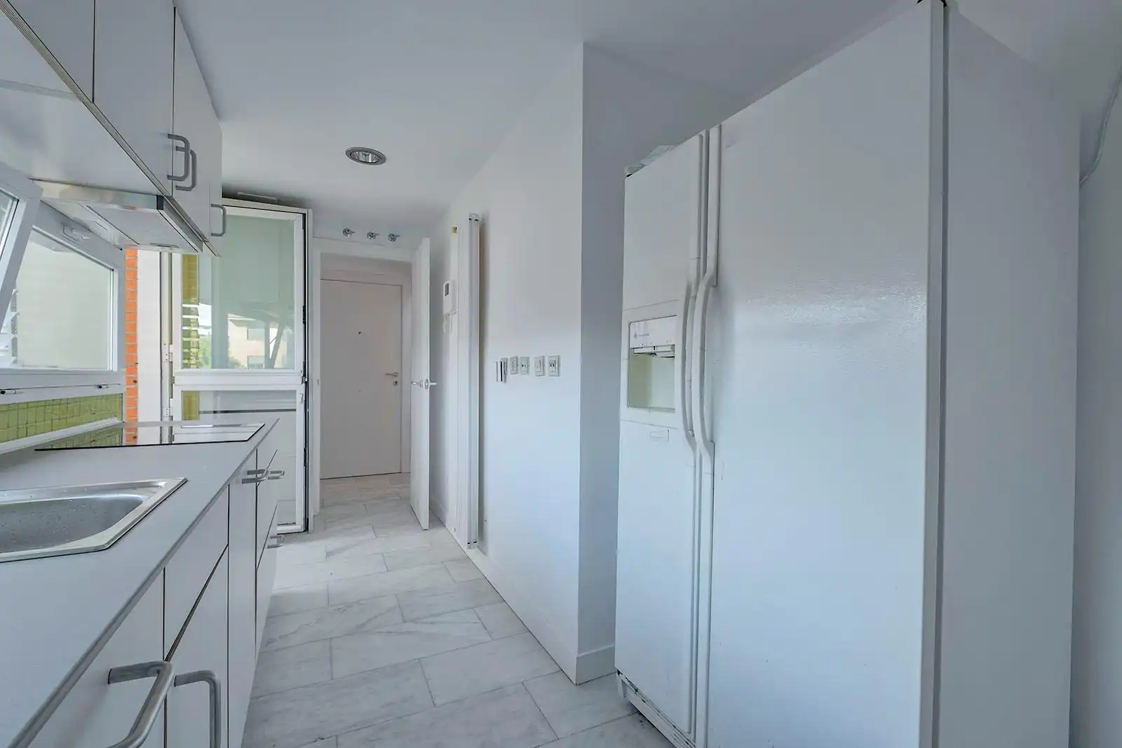 Cocina de Ático de alquiler en Pozuelo de Alarcón con Aire acondicionado, Calefacción y Jardín privado