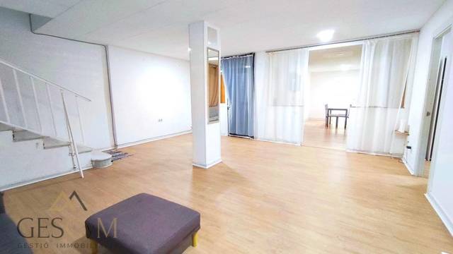 Local comercial en Alquiler en Les Planes