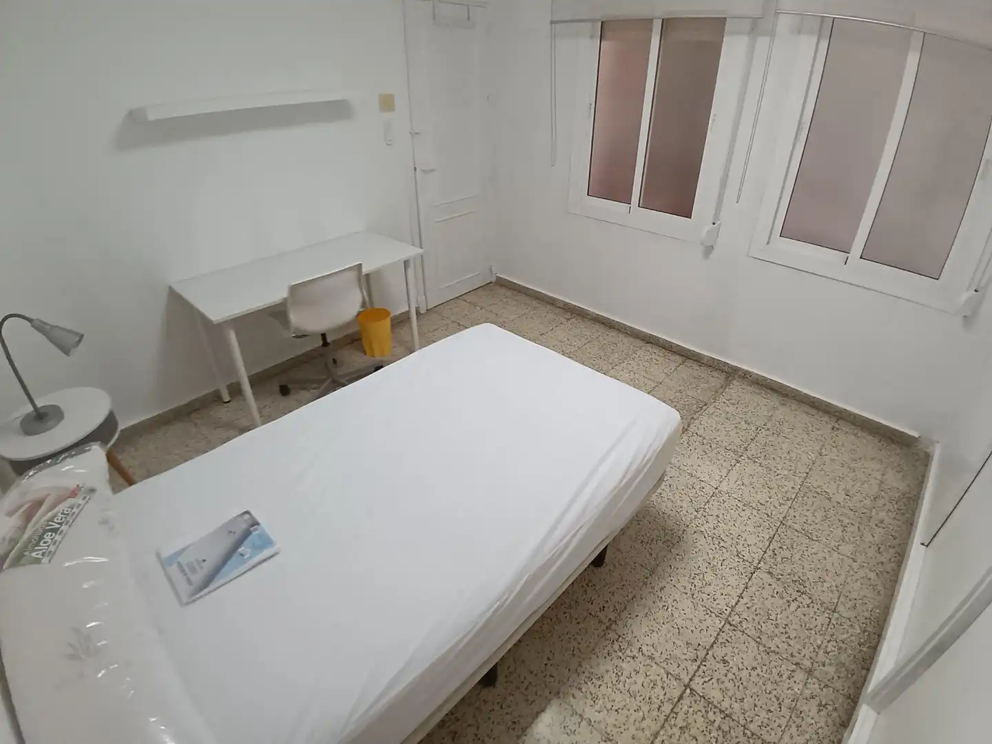 Dormitori de Pis de lloguer en Murcia amb Calefacció i Moblat
