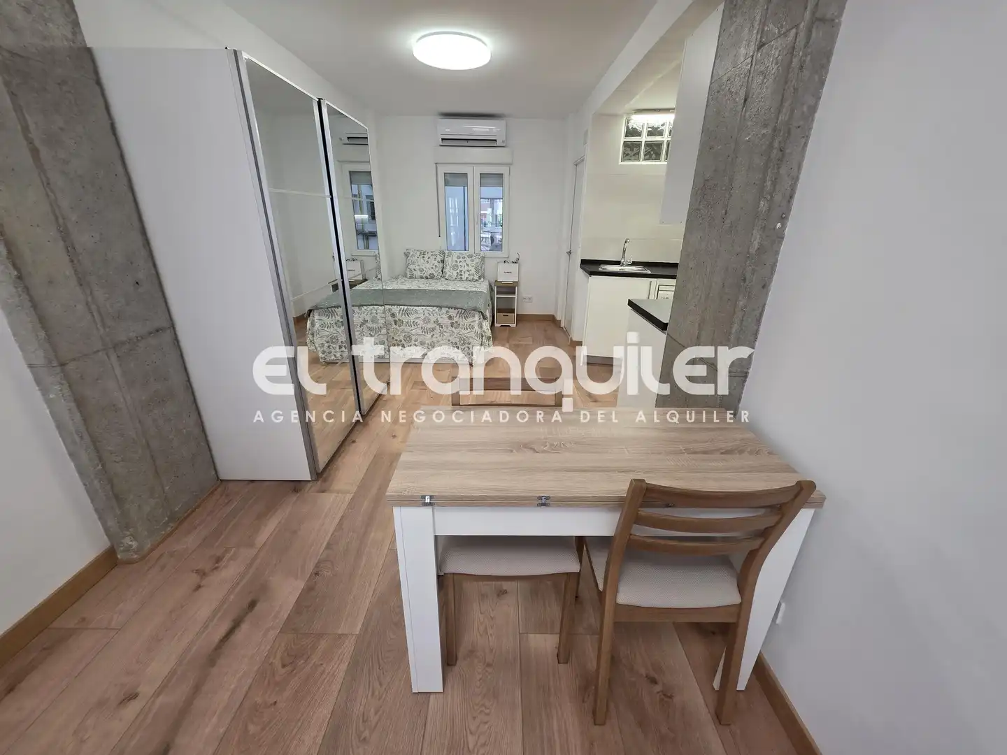 Schlafzimmer von Wohnung zur Miete in Madrid mit Klimaanlage, Terrasse und Möbliert