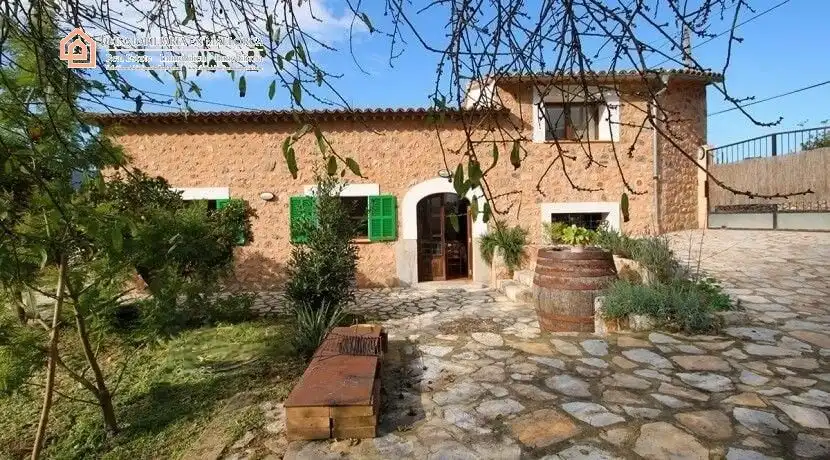 Detached house with garden for sale in Sóller