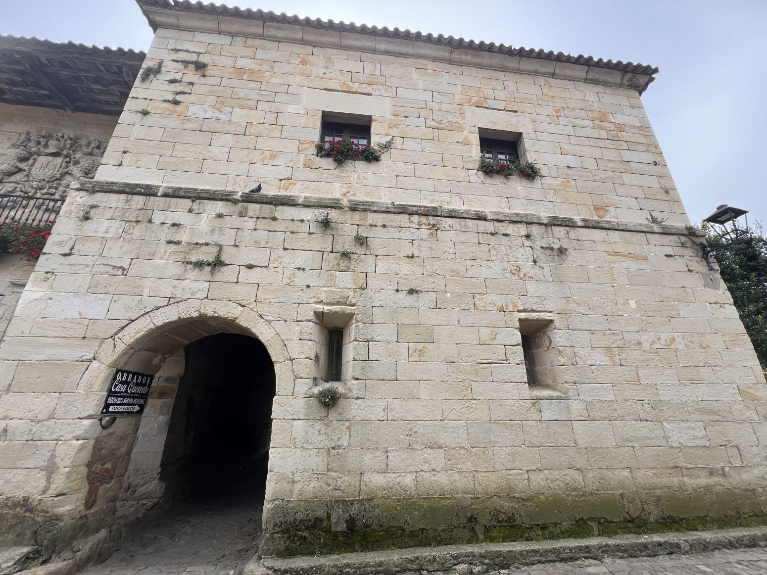 Außenansicht von Wohnung zum verkauf in Santillana del Mar mit Heizung, Privatgarten und Parkett