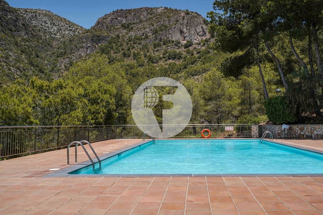 Swimming pool of Single-family semi-detached for sale in Sitges  with Air Conditioner, Heating and Terrace