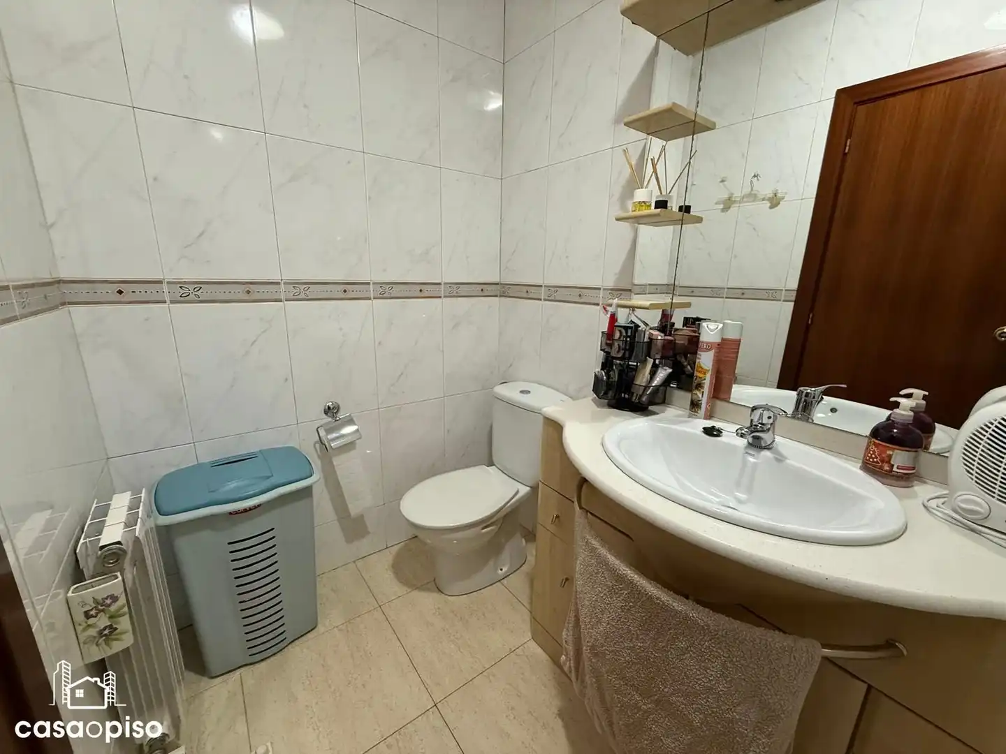 Baño de Casa adosada en venta en Santa Perpètua de Mogoda con Calefacción y Terraza