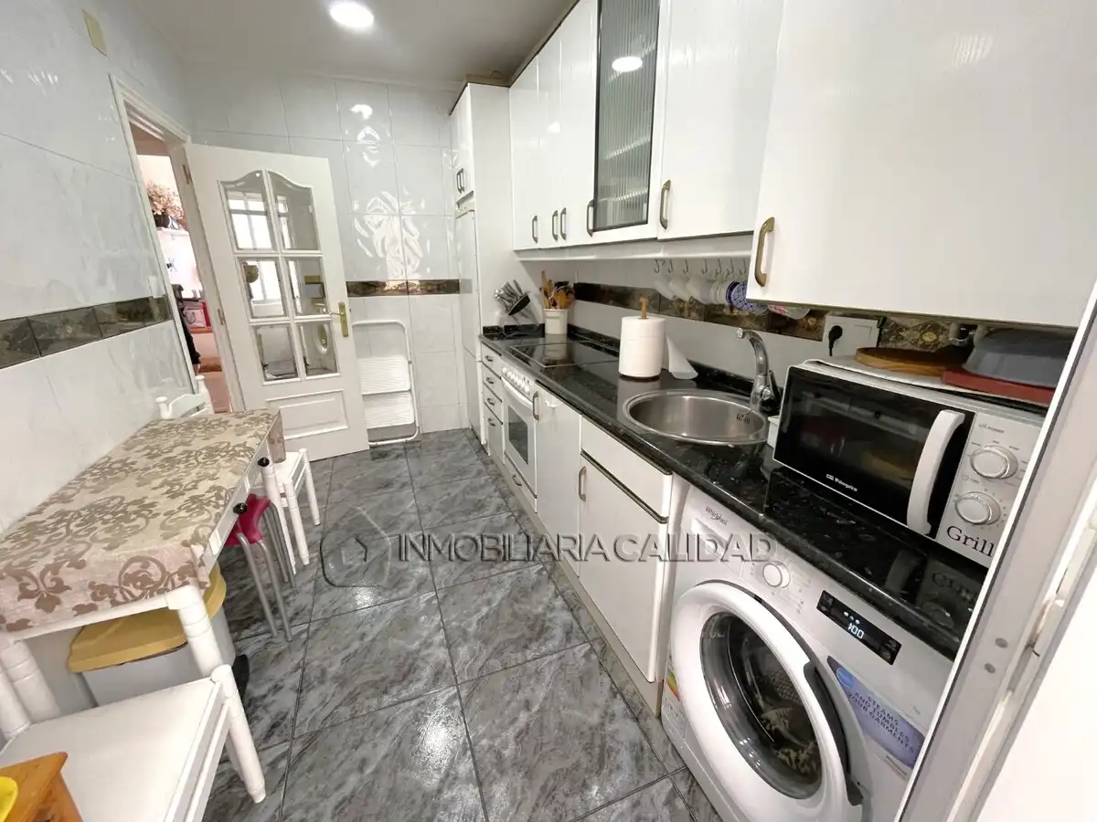 Kitchen of Flat for rent in Burgos  with Heating and Furnished