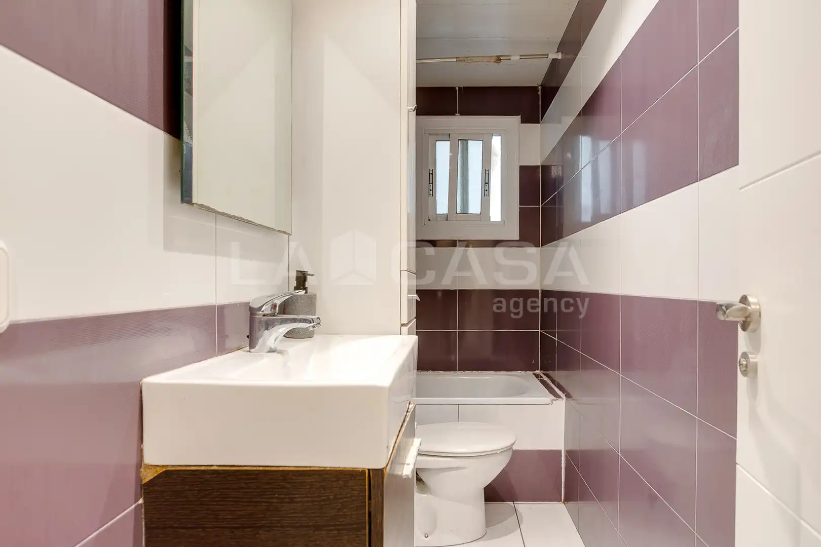 Baño de Piso en venta en Sant Adrià de Besòs con Balcón