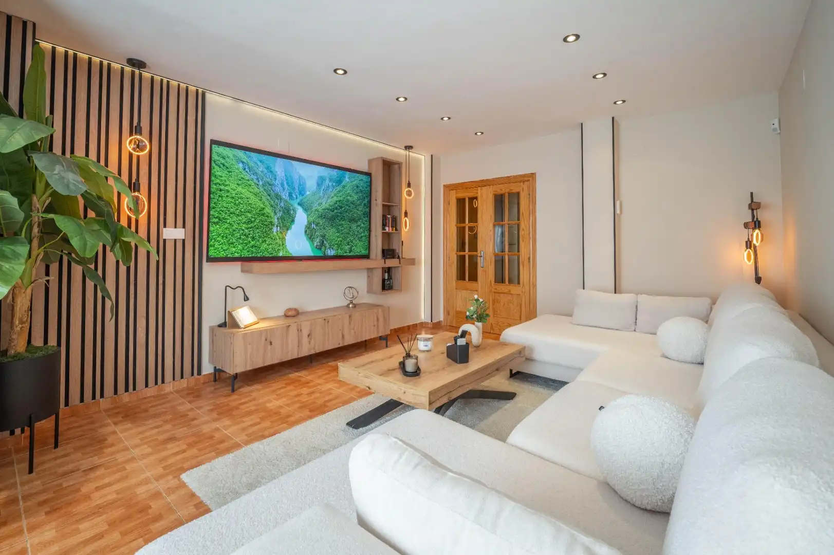 Piso con ascensor en venta en Calle Retiro 8