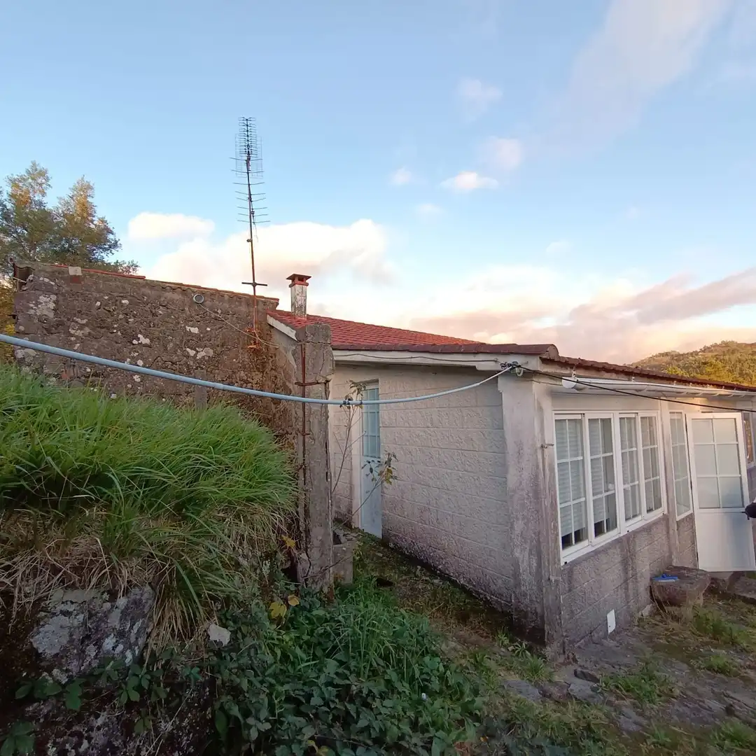 Vista exterior de Casa o xalet en venda en Cotobade amb Jardí privat