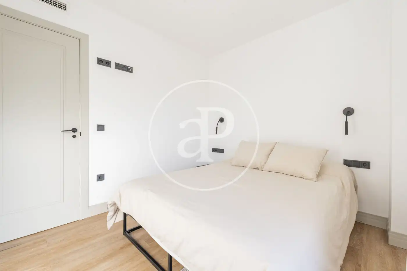 Schlafzimmer von Wohnung zur Miete in Madrid mit Klimaanlage, Heizung und Privatgarten