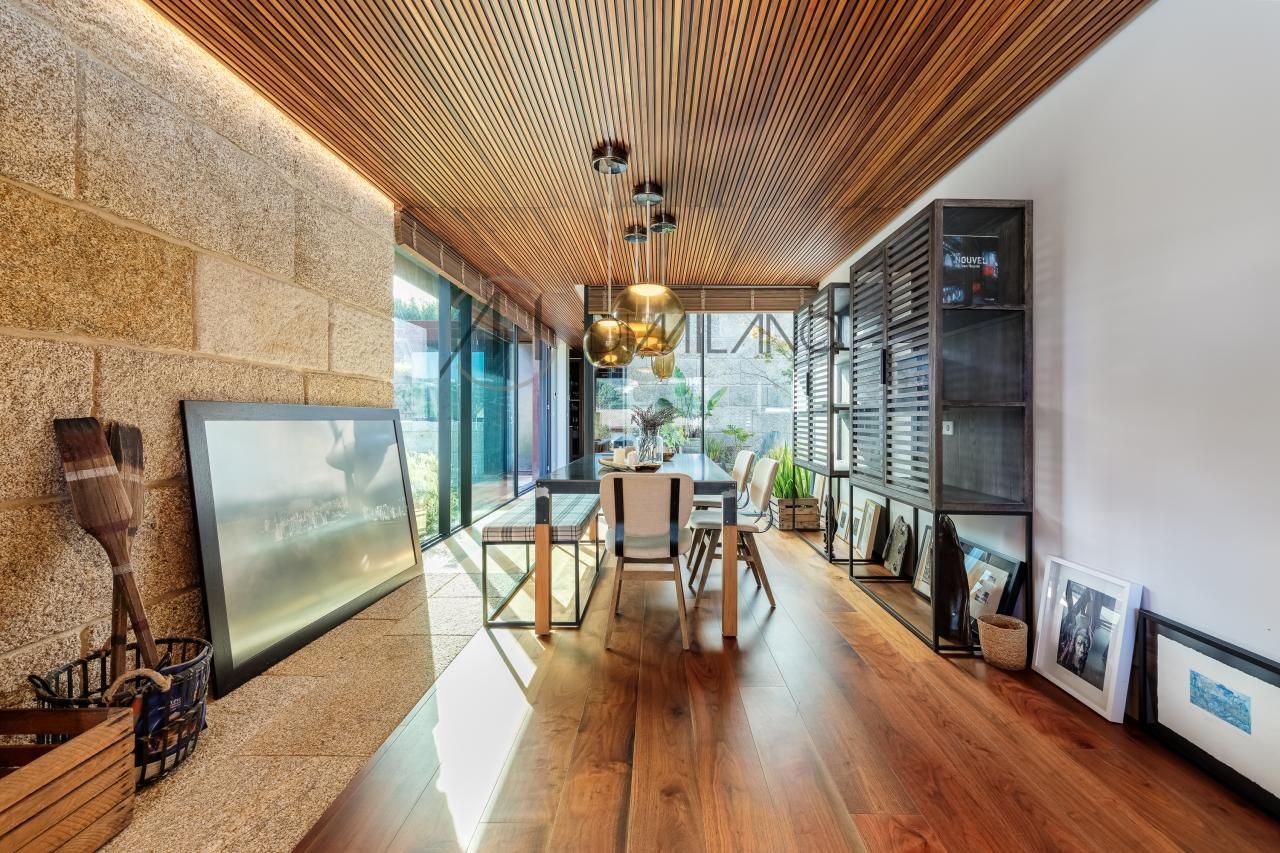 Menjador de Casa o xalet en venda en Nigrán amb Calefacció, Jardí privat i Piscina