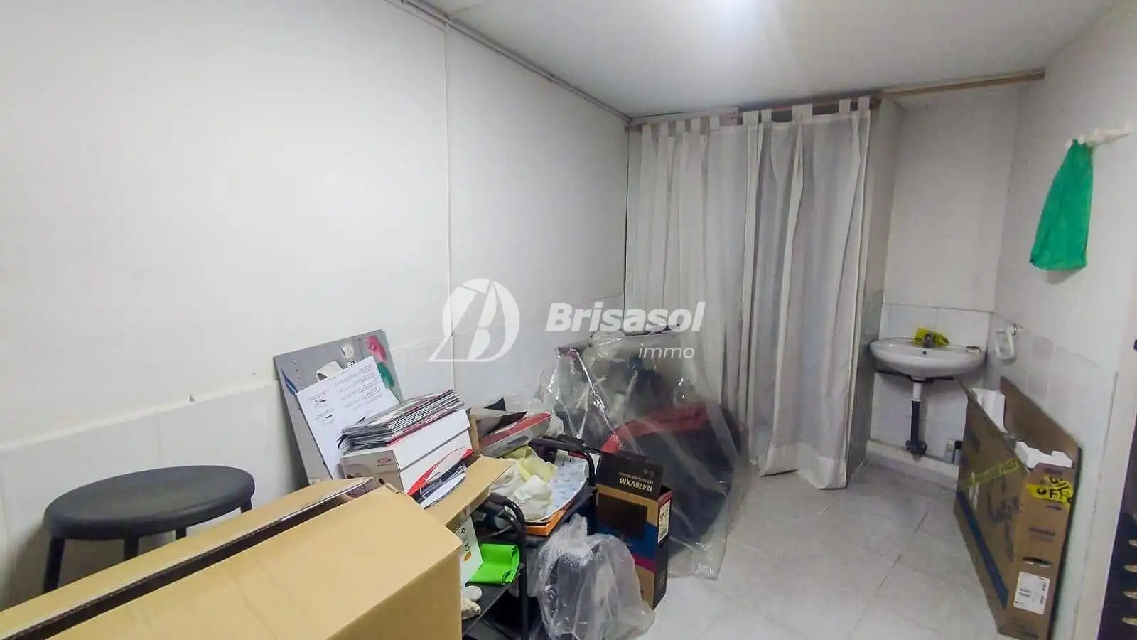 Commercial properties for rent in Centre