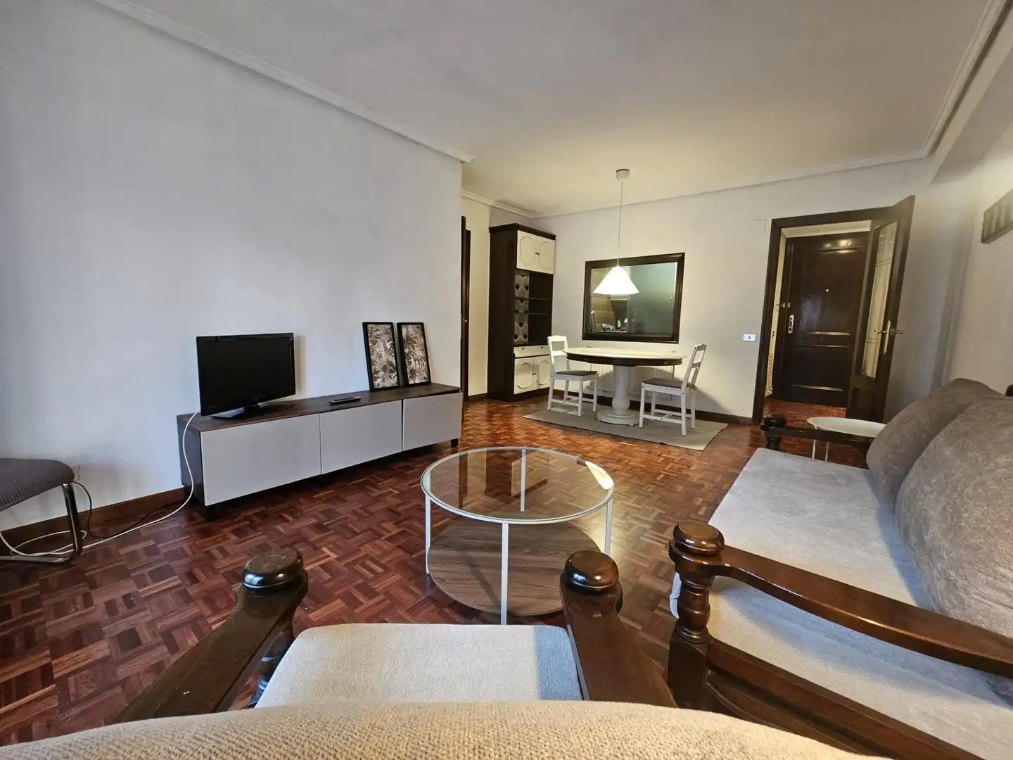 Sala d'estar de Apartament de lloguer en Salamanca amb Calefacció, Parquet i Moblat
