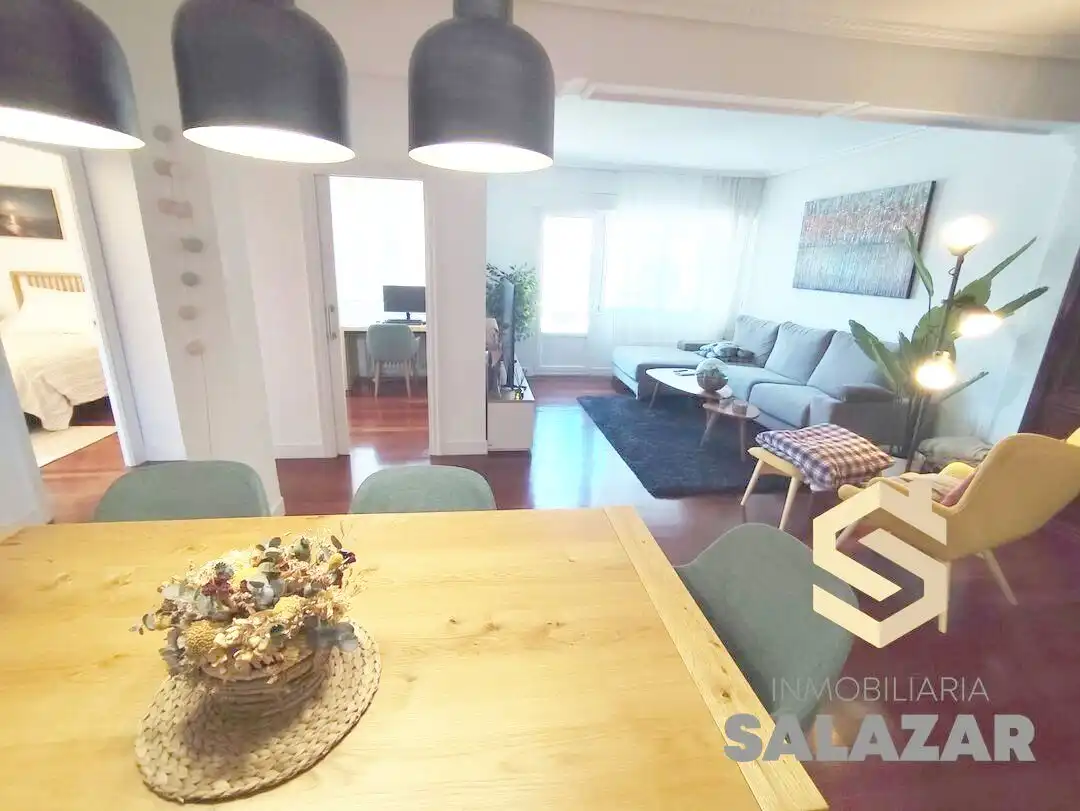 Piso con terraza en venta en Careaga Placido Plaza