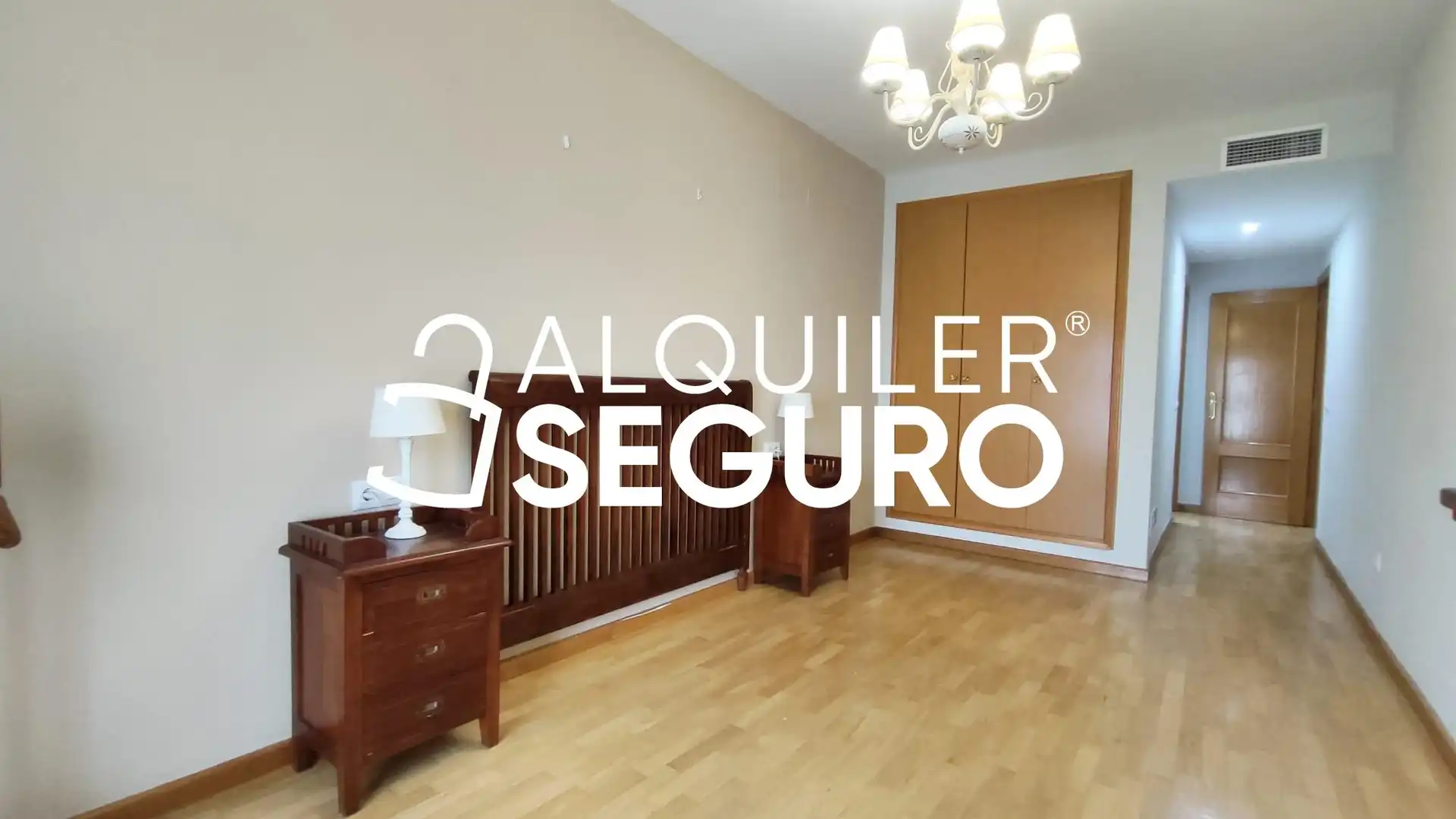 Habitación de Piso de alquiler en Valencia con Aire acondicionado y Calefacción
