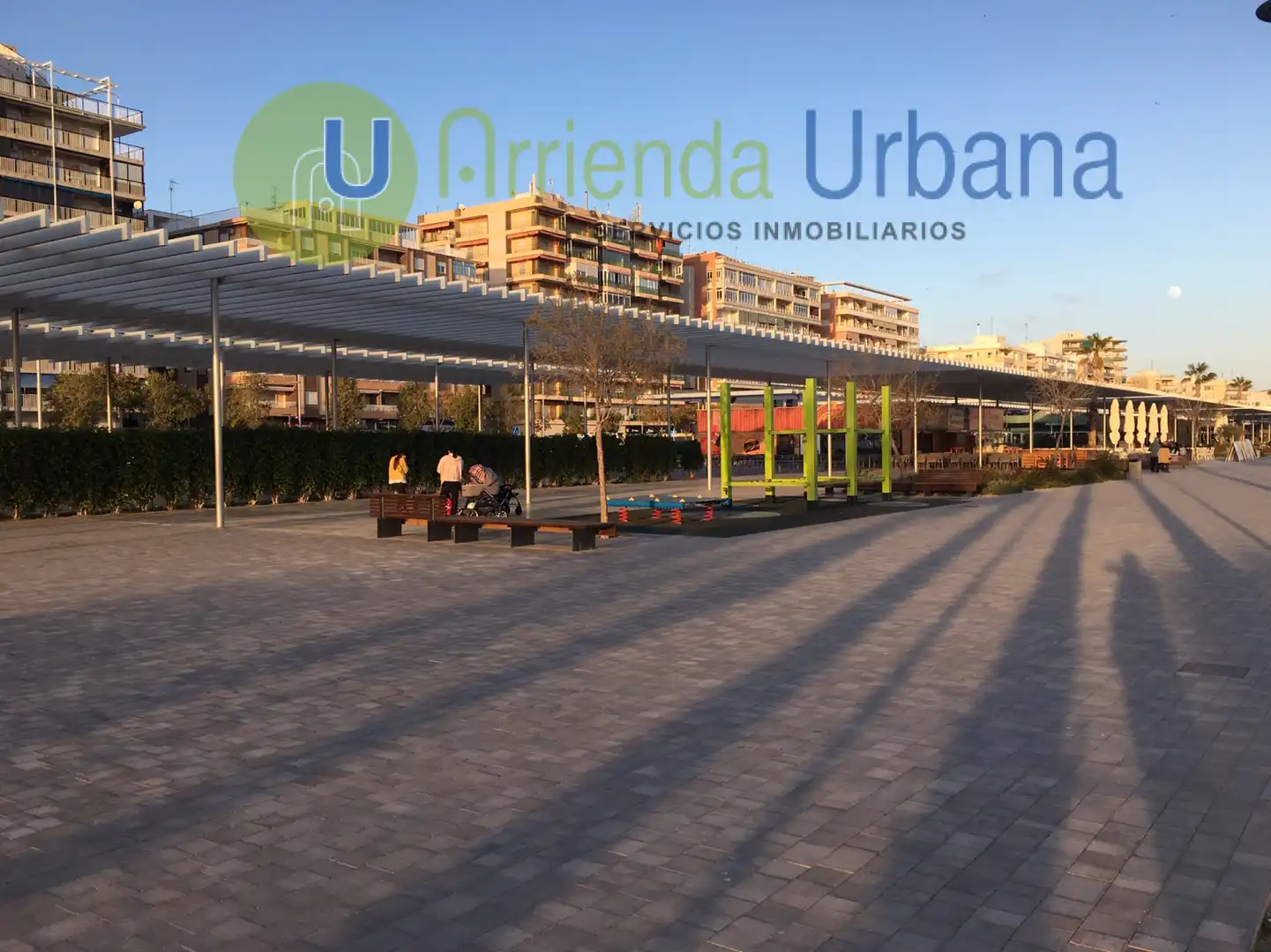 Vista exterior de Àtic en venda en Santa Pola amb Calefacció, Piscina i Balcó