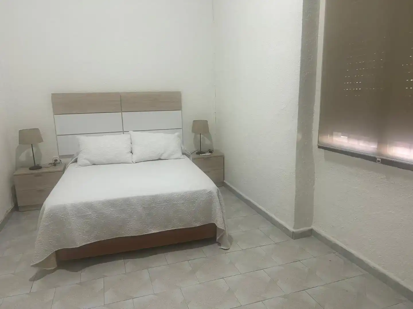 Schlafzimmer von Erdgeschoss zur Miete in Valencia mit Klimaanlage und Möbliert