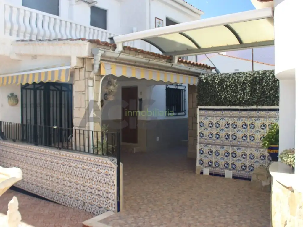 Casa o chalet en venta en Tous con Terraza y Piscina