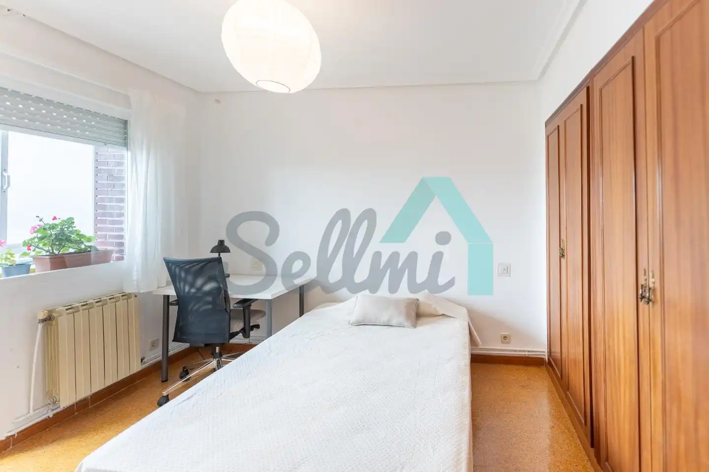 Schlafzimmer von Wohnung zur Miete in Oviedo  mit Heizung, Parkett und Terrasse
