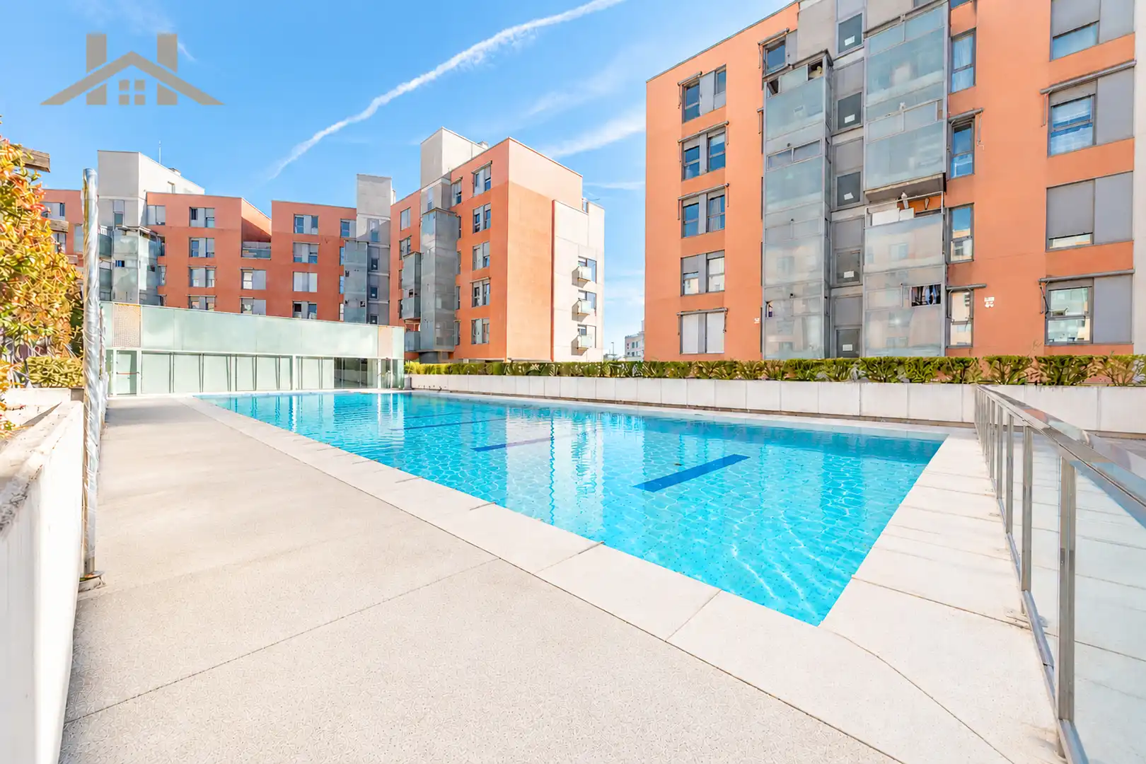 Swimming pool of Flat for sale in Fuencarral - El Pardo