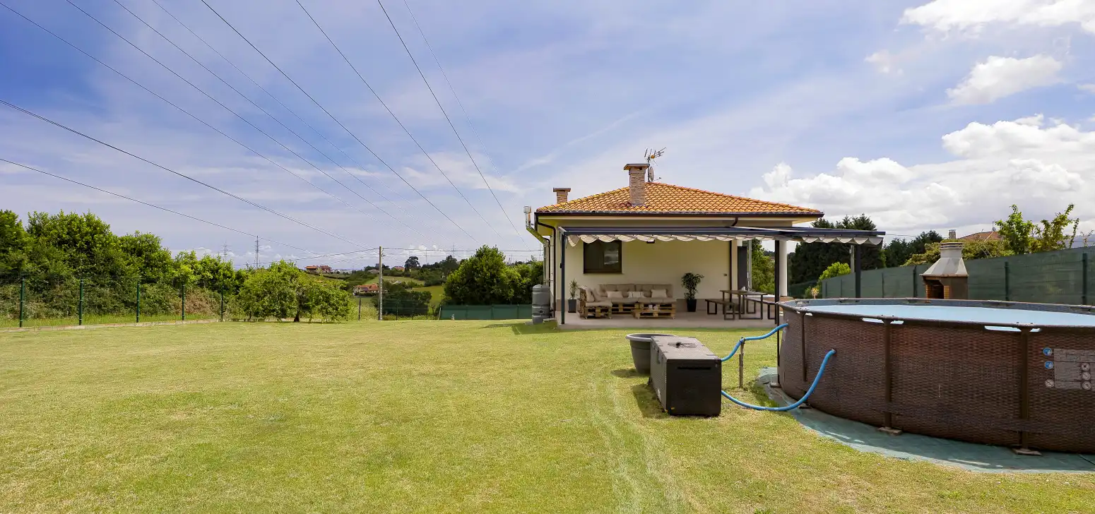 Terrassa de Casa o xalet en venda en Gijón  amb Calefacció i Traster