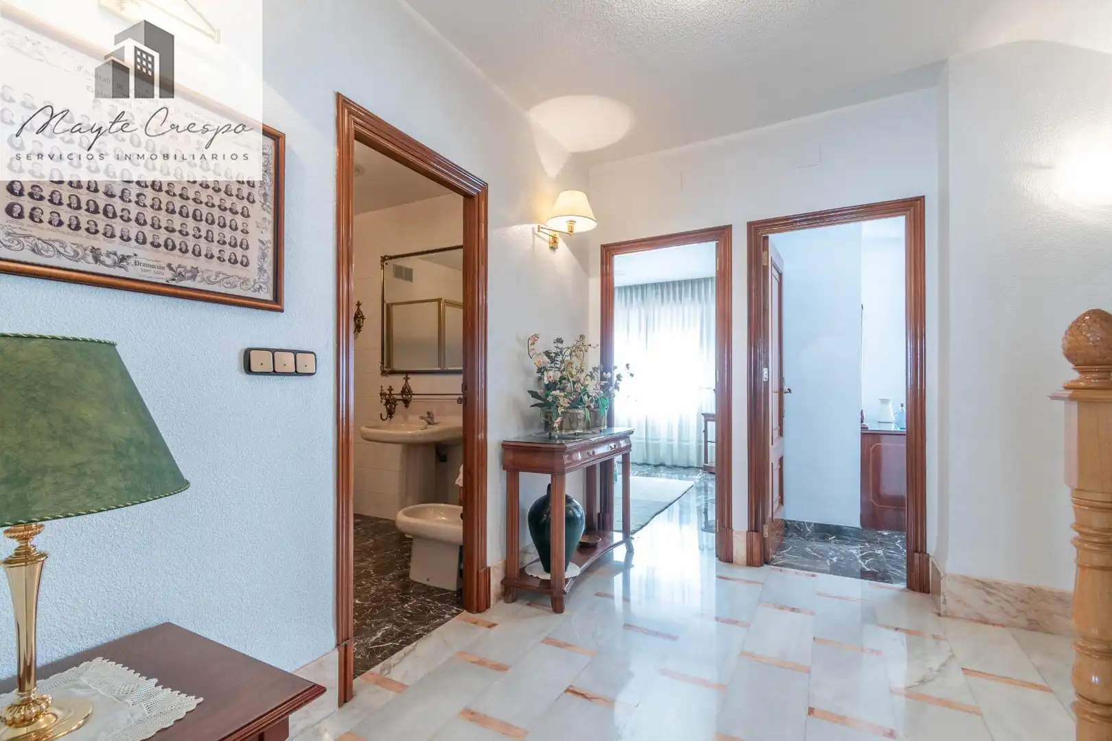 Casa adosada en venta en Jun con Terraza, Amueblado y Alarma